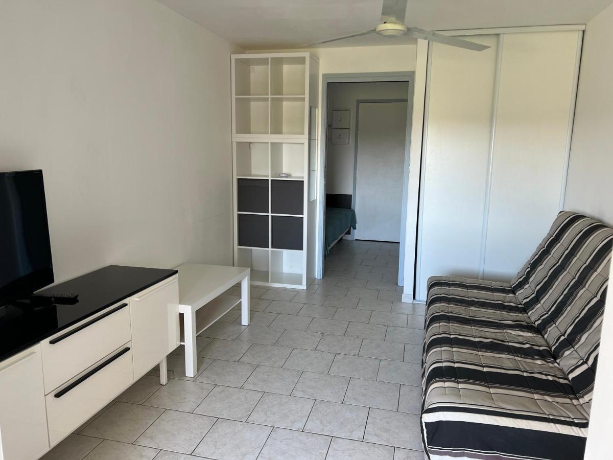 Joli Studio Tres Clair A Proximite Mer Pour 3 Personnes La Londe-les-Maures Kültér fotó