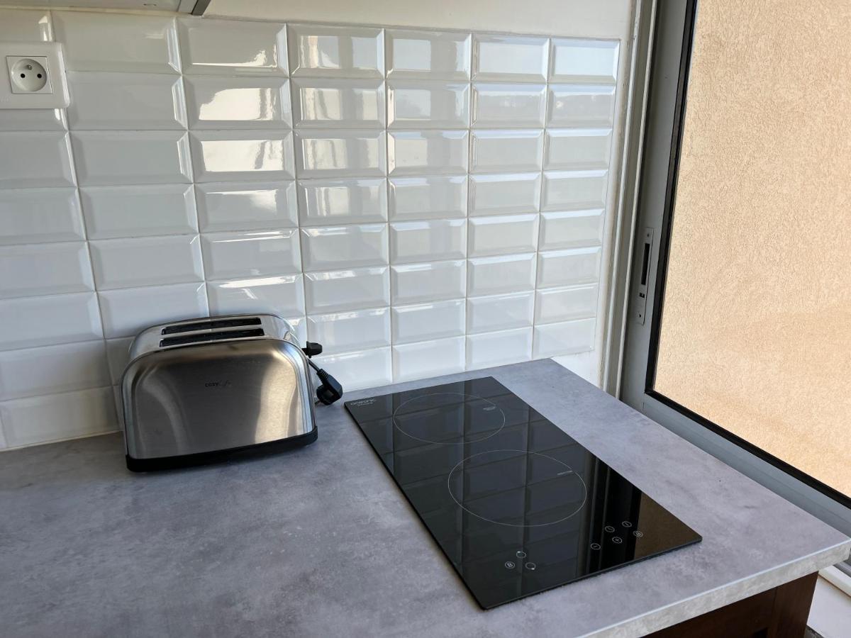 Joli Studio Tres Clair A Proximite Mer Pour 3 Personnes La Londe-les-Maures Kültér fotó
