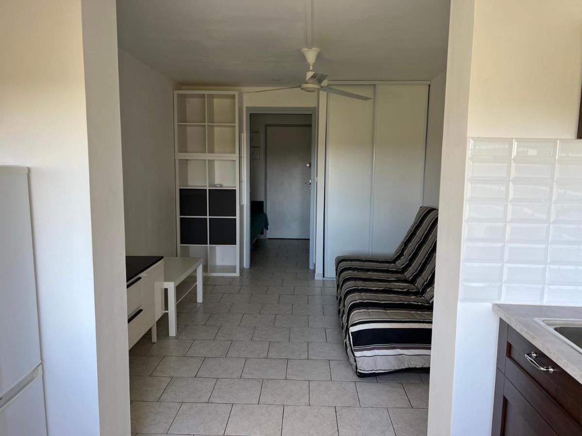 Joli Studio Tres Clair A Proximite Mer Pour 3 Personnes La Londe-les-Maures Kültér fotó