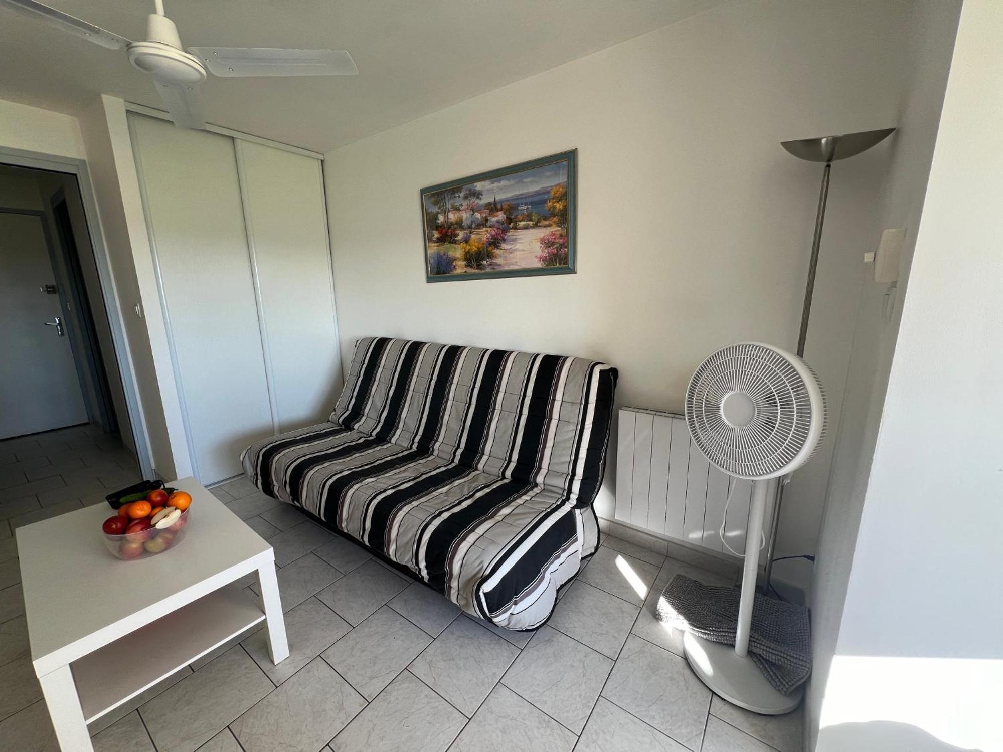 Joli Studio Tres Clair A Proximite Mer Pour 3 Personnes La Londe-les-Maures Kültér fotó