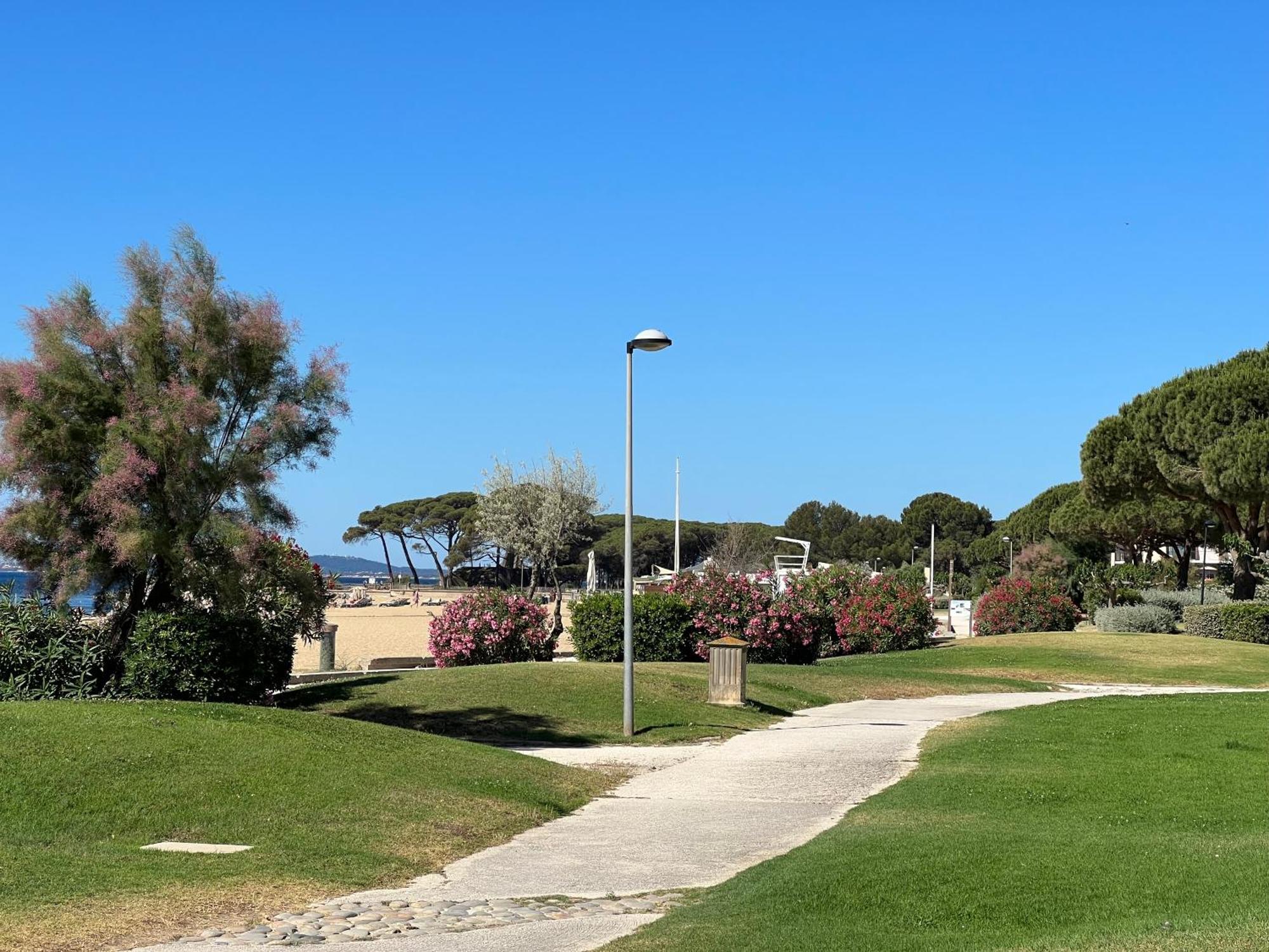 Joli Studio Tres Clair A Proximite Mer Pour 3 Personnes La Londe-les-Maures Kültér fotó